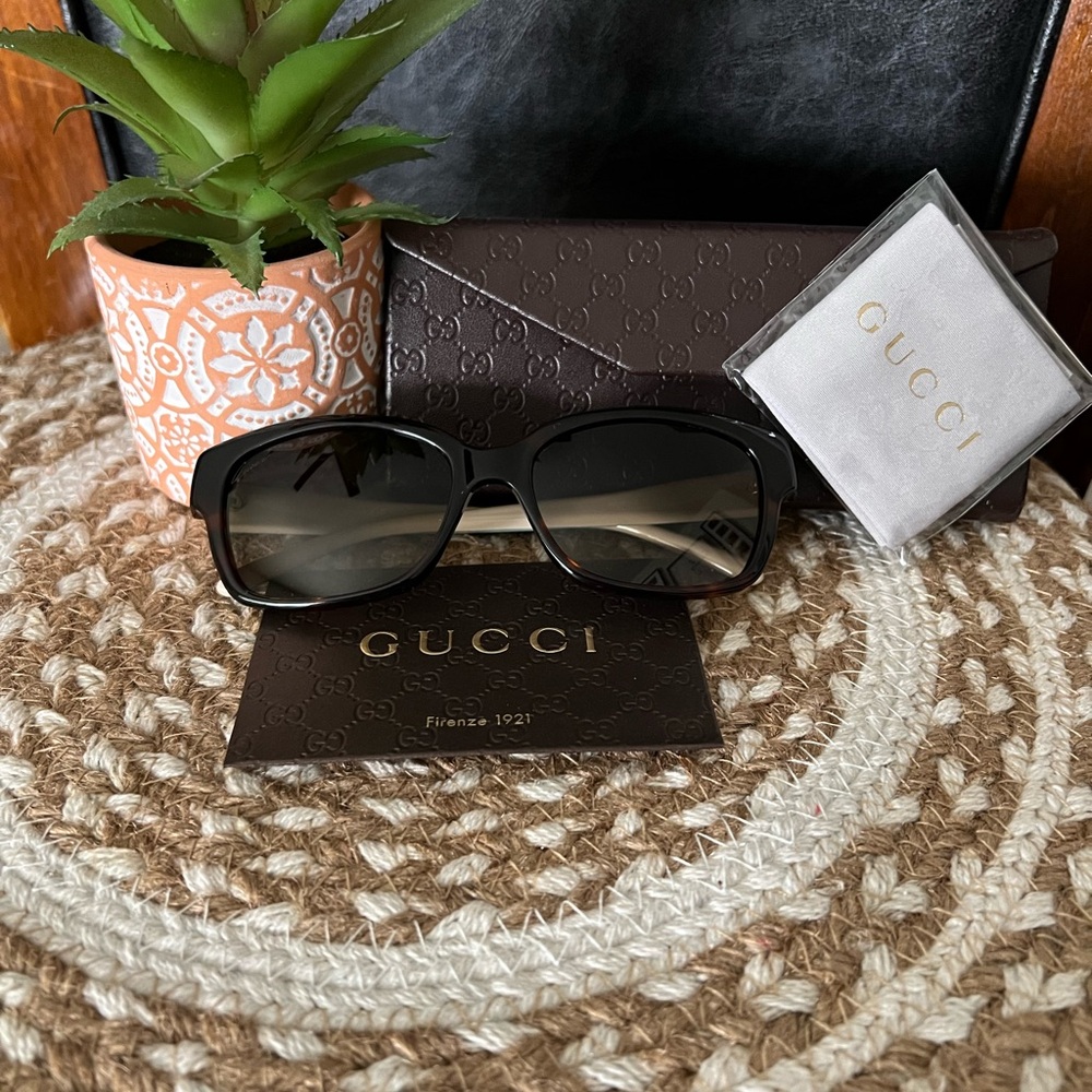 Gucci Black Sunglasses